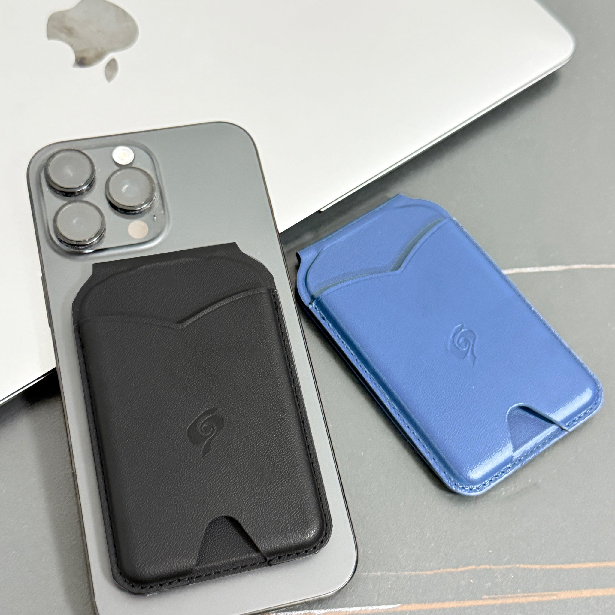 MONTARO- Bi-Fold Magsafe Card Wallet Stand with Mirror