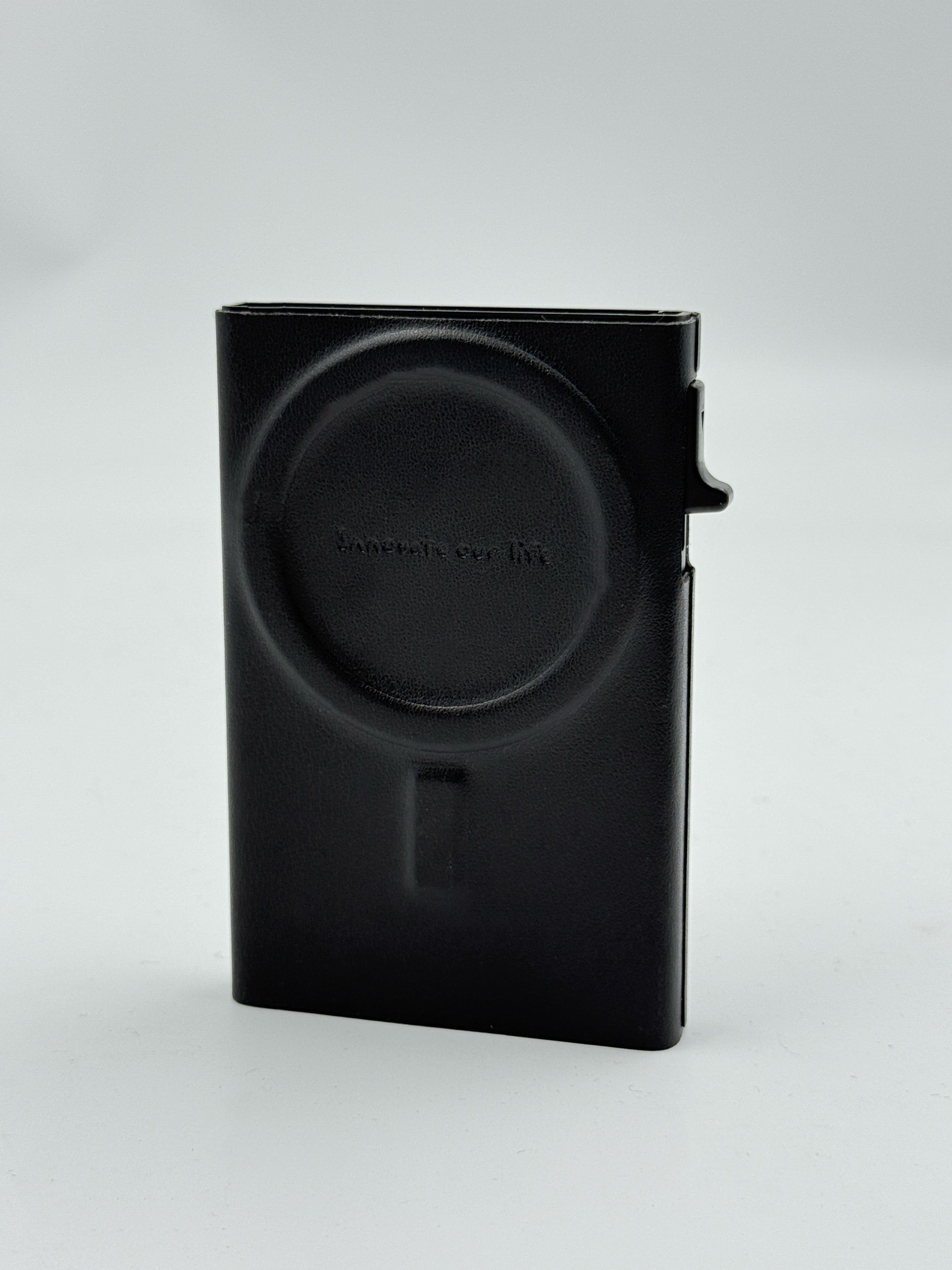 NOVARO RFID Magsafe Leather Card Wallet with Stand